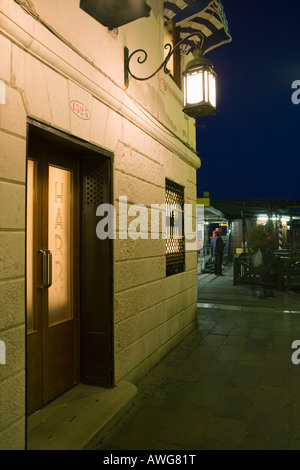 Harrys Bar, San Marco, Venedig bei Nacht Stockfoto