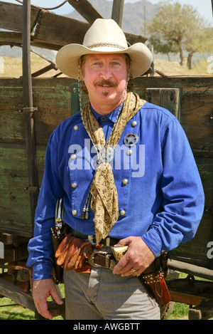 Ehrenamtliche Akteure kleiden als Cowboys zur Teilnahme an amerikanischen Old West Re-Enactments Stockfoto