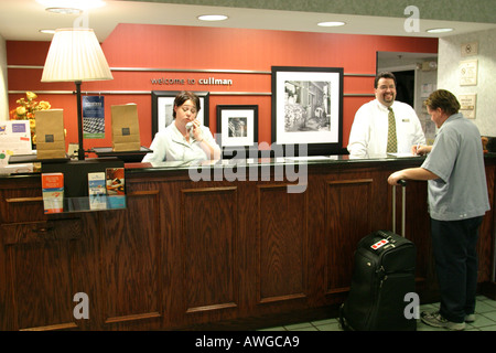 Alabama Cullman County, Cullman, Hampton Inn, Hotelhotels, Unterkunft Inn Motel Motels, Reservierungsschalter, Check-in für Gäste, Gepäck, Koffer, Gepäck, Besucher Stockfoto