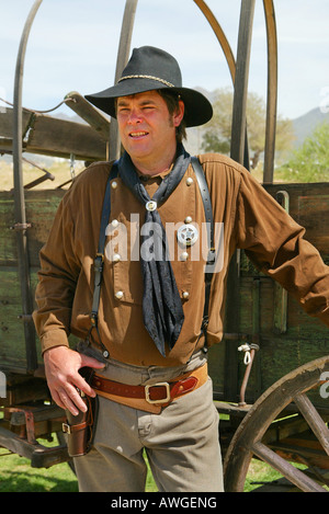 Ehrenamtliche Akteure kleiden als Cowboys zur Teilnahme an amerikanischen Old West Re-Enactments Stockfoto