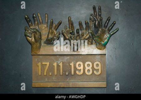 Skulptur zum Gedenken an Demo bekannt als Masakr im November 1989 in der Neustadt von Prag Tschechische Republik Stockfoto