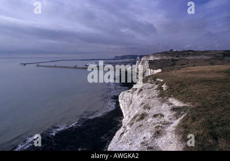 Kreidefelsen und das Dorf St. Margaret's in Cliffe, Kent, Großbritannien Stockfoto