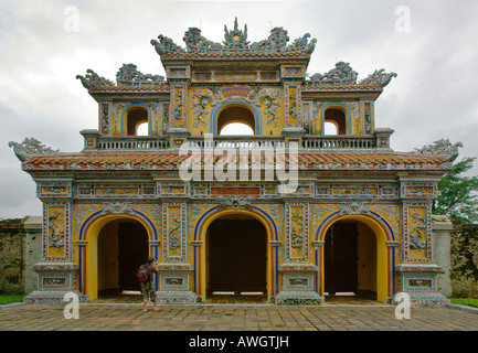 Das HIEN NHON Tor vor den Toren kaiserliche Stadt HUE, VIETNAM Stockfoto