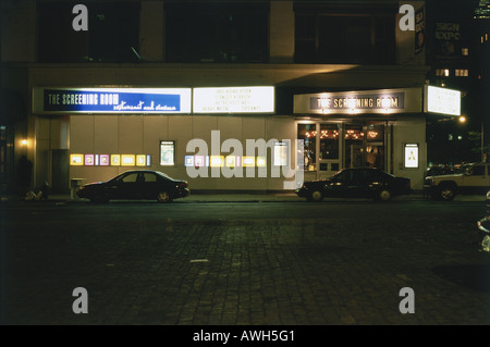 TriBeCa, Varick Street, New York, The Screening Room, Autos parken in der Straße vor Kino, Nacht Stockfoto