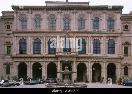 Rom, Palazzo Barberini, Fassaden und Brunnen Stockfoto