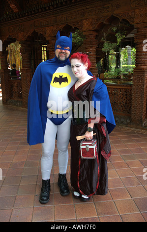 Batman und japanische Goth Hochzeitsgäste an gotische discordian Hochzeit Ceromony dsc 7116 Stockfoto