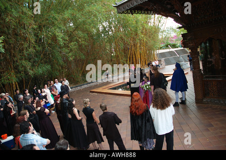 Goth Discordian Hochzeitszeremonie dsc 7188 Stockfoto