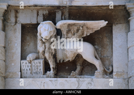 Kroatien, Dalmatien, Landtor, Löwe von San Marco, geflügelten Löwen auf Tor, Eingang zur Stadt Stockfoto