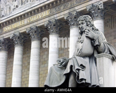 Frankreich-Ile de France Paris Quai d ' Orsay Nationalversammlung Nationale Gebäude mit Statue des ersten Ministers Colbert unter Louis XIV Stockfoto
