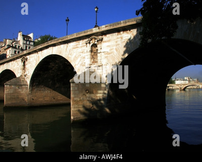 Paris Pont Louis Phillipe über Seine Stockfoto