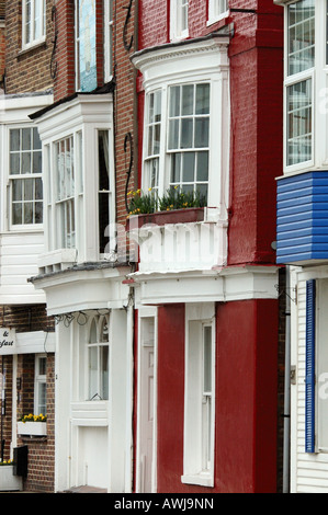 Reihenhäuser in Old Portsmouth Erhaltung Bereich Hampshire in leuchtenden Farben Stockfoto