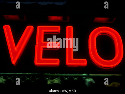 Fahrrad-Neon unterzeichnen Französisch Stockfoto