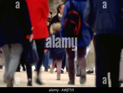 Menge zu Fuß, Unterteil, verschwommen Bewegung Stockfoto