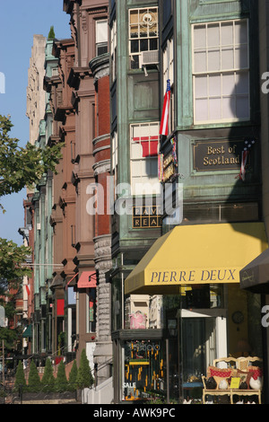 Geschäfte in der Newbury Street in Gegend Back Bay von Boston Massachusetts, USA Stockfoto