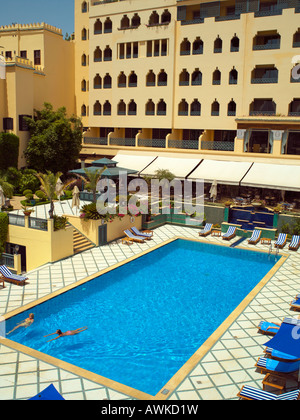 Das Schwimmbad im Sofitel Palais Jamai Hotel in Fez Stockfoto