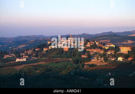 Luftaufnahme der Stadt, aufgefallen, Provinz Cuneo, Piemont, Italien Stockfoto