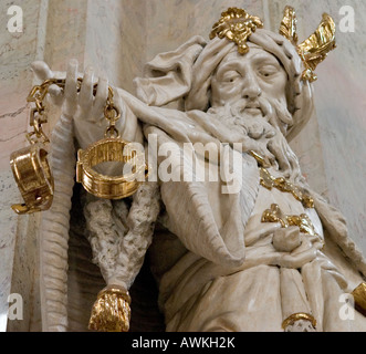 Statue in St. Nikolaus-Kirche, Prag Stockfoto