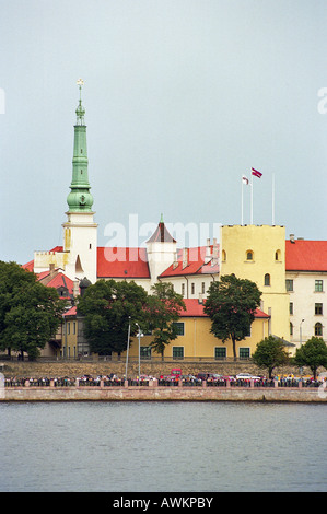 Aussicht auf Fluss Daugava, in Richtung Burg, Lettland Stockfoto