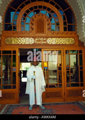 Der Portier im Sofitel Palais Jamai Hotel in Fez Stockfoto