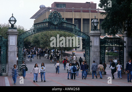 College-Studenten auf dem Campus, Universität Berkeley, Kalifornien, USA Stockfoto