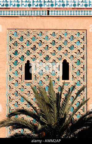 Fassadendetails des Minaretts in der Kasbah Moschee im Medina Viertel, Marrakesch, Marokko, Afrika Stockfoto