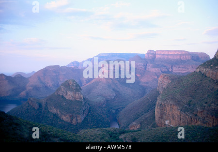 Panoramablick auf einer Bergkette, Blyde River Canyon, Mpumalanga, Südafrika Stockfoto