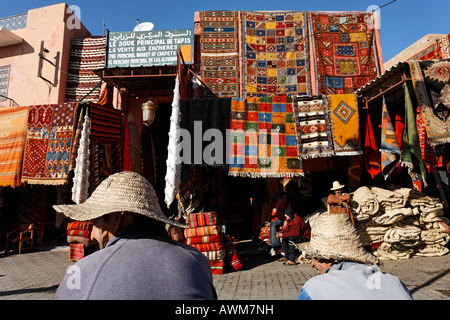 Eingang zum Souk von Teppichen, Medina, Marrakesch, Marokko, Afrika Stockfoto