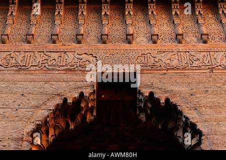 Wunderschöne Schnitzereien am kleinen Mausoleum der Saadien-Gräber, Medina, Marokko, Afrika Stockfoto