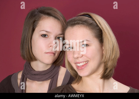 Zwei Mädchen, Teenager, Teenager Stockfoto