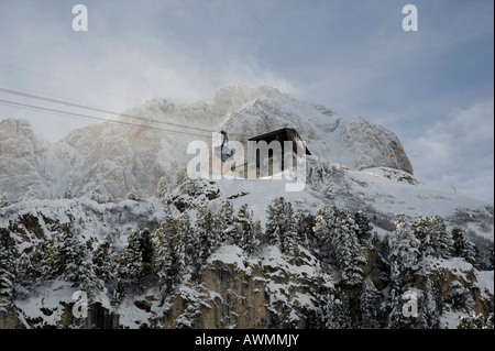 Gondelbahn, Sella Gruppe im Winter, Bolzano-Bozen, Dolomiten, Italien, Europa Stockfoto