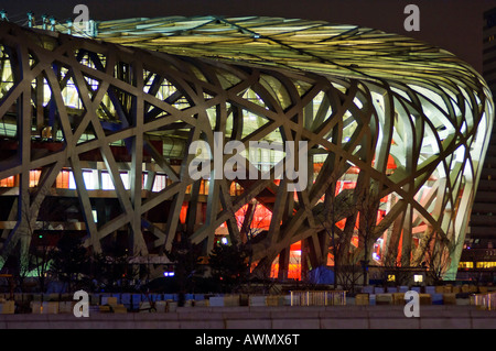 Eine Nachtansicht von Beiijing Olympiastadion "Vogelnest", Austragungsort für sportliche Großveranstaltungen in Beijing Olympische Spiele 2008 Stockfoto