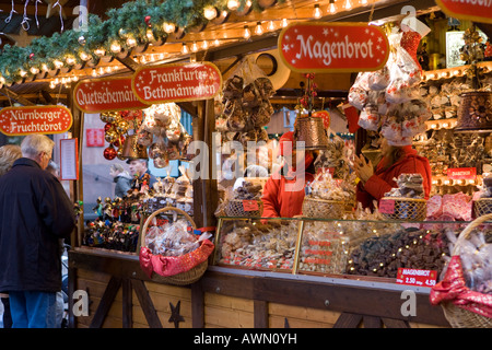 Weihnachtsmarkt am Römer Platz in Frankfurt am Main, Hessen, Deutschland, Europa Stockfoto