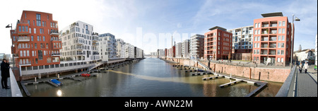 Panorama der Westhafen 6, Luxus-Eigentumswohnungen mit Docking-Bad entlang des Mains in Frankfurt, Hessen, Stockfoto