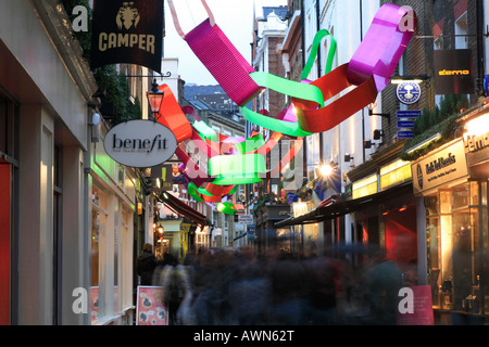 Weihnachtsdekoration auf Barnaby Street, London, UK Stockfoto