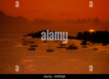 Sonnenuntergang über Paradise Island, Ansicht von Nassau, New Providence Island, Bahamas, West Indies Stockfoto