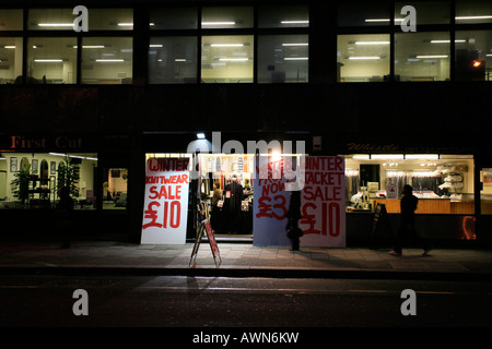 Verkauf an Smithfield Market in der Nacht, London, UK Stockfoto