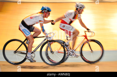 Leif LAMPATER GER links und Ilja KEISSE GER direkt am Sixdays 2008 Stuttgart, Baden-Württemberg, Deutschland Stockfoto