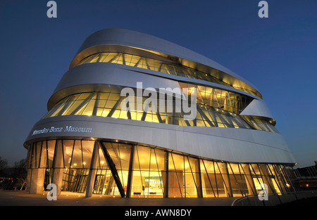 Mercedes-Benz Museum, Stuttgart, Baden-Württemberg, Deutschland Stockfoto