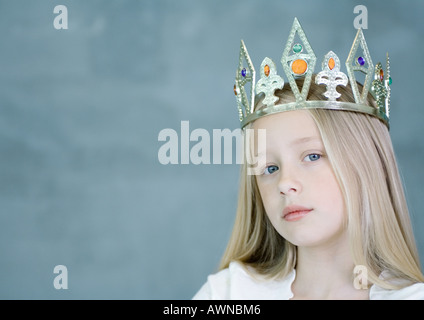 Mädchen tragen Krone Stockfoto