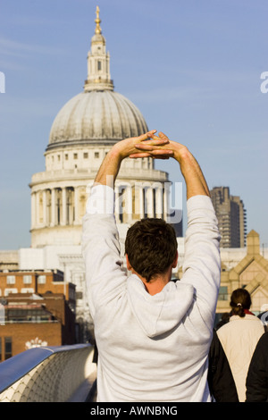 "Millennium Bridge" Übung "St. Paul Kathedrale" Dome Stockfoto