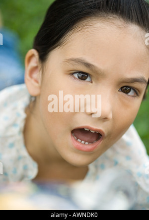 Mädchen, das verärgert Gesicht Stockfoto