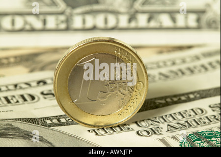 Währung Euro US-Dollar-Banknoten Stockfoto