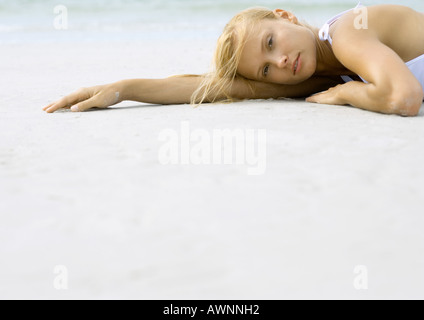 Frau auf sand Stockfoto