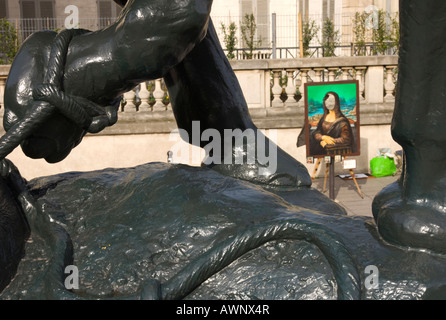 Frankreich Paris 7 Musée d Orsay Esplanade außerhalb Eingang Tor Kopie der Mona Lisa Bild Stockfoto