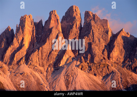 Geisler Gruppe Gipfel Glühen bei Sonnenuntergang, Dolomiten, Bozen-Bozen, Italien, Europa Stockfoto