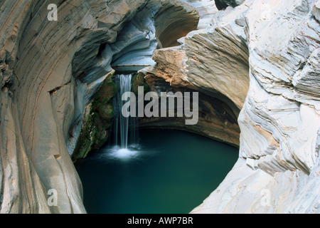 Kleiner Wasserfall, Hamersley Gorge, Karijini National Park, Western Australia, Australien, Ozeanien Stockfoto