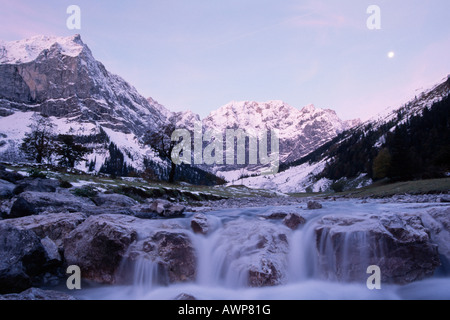 MTS. Grubenkarspitze und Spritzkarspitze betrachtet aus Eng Alm (ALM), Karwendel-Palette, Nord-Tirol, Österreich, Europa Stockfoto