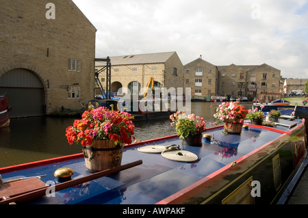 Sowerby Bridge-Kanal-Becken Stockfoto