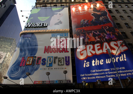 Werbetafeln auf dem Times Square, Broadway-Shows Werbung Stockfoto