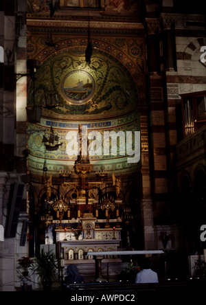 Der Innenraum und Altar Notre Dame De La Gard Marseille Stockfoto